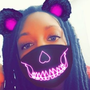 Meet your Posher, Chanel